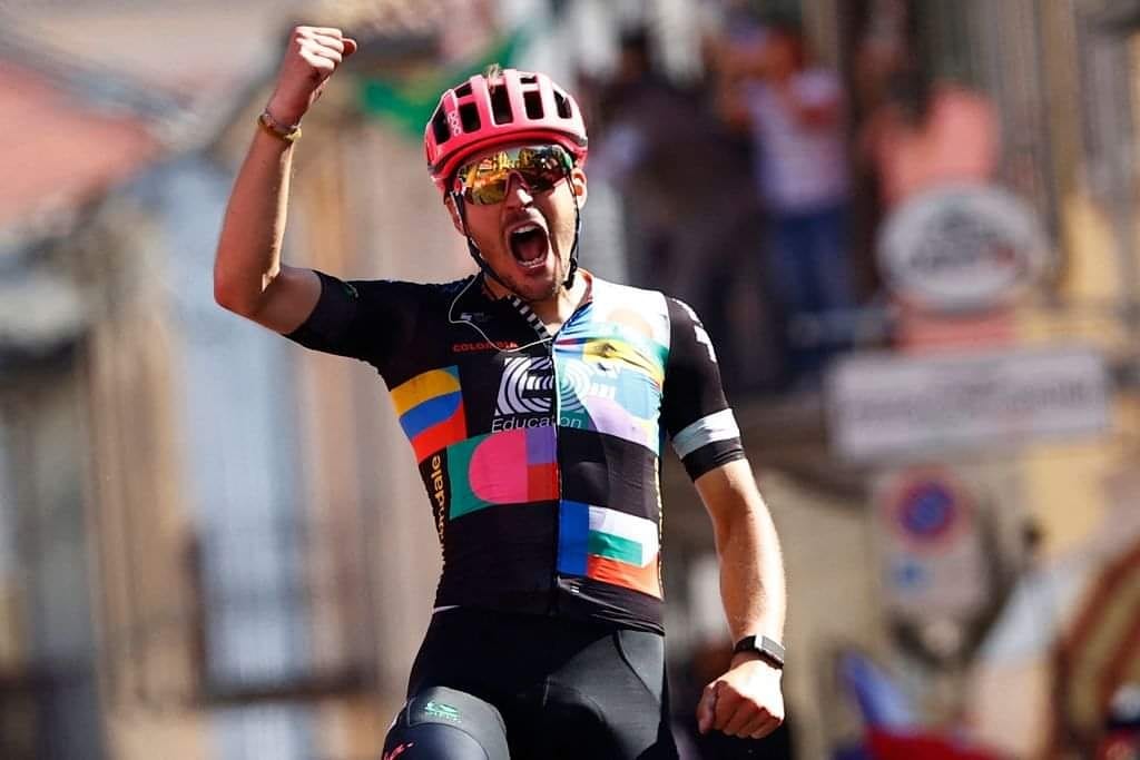 Alberto Bettiol Vence A Etapa Do Giro D It Lia Egan Bernal Mant M